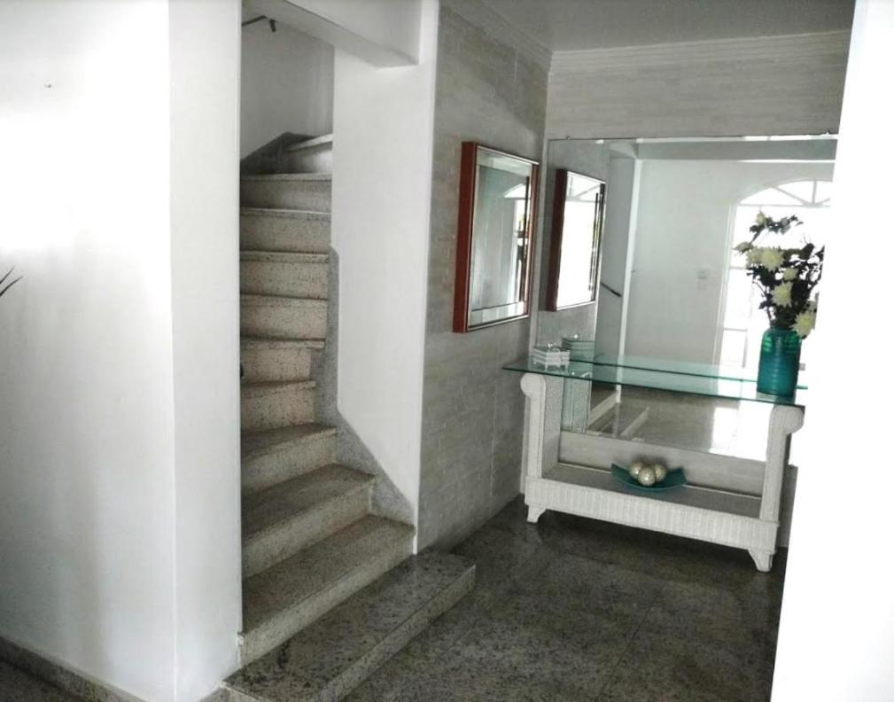 Apartamento Otima Localizacao กัวรูจา ภายนอก รูปภาพ